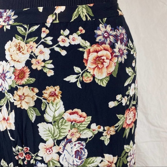 Vintage 90s Floral Romantic Flowers Silk High Rise Black Lined Midi Skirt - Picture 8 of 11
